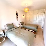 Sea View Duplex Private Jacuzzi, Garden, Terras And Shared Pool