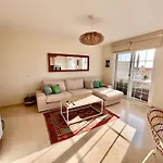 Sea View Duplex Private Jacuzzi, Garden, Terras And Shared Pool 아파트 *