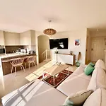 Sea View Duplex Private Jacuzzi, Garden, Terras And Shared Pool * 팔름-마르