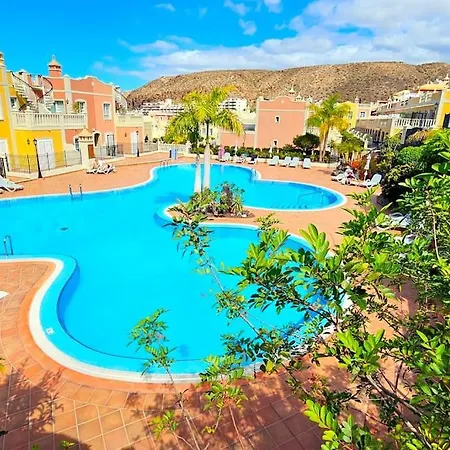 Sea View Duplex Private Jacuzzi, Garden, Terras And Shared Pool Apartment