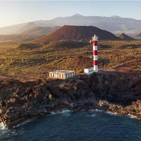 Sea View Duplex Private Jacuzzi, Garden, Terras And Shared Pool Apartment