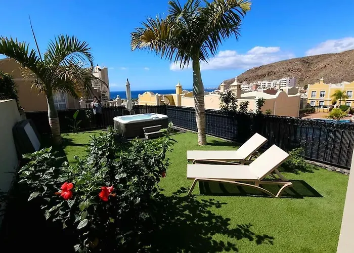 Sea View Duplex Private Jacuzzi, Garden, Terras And Shared Pool *