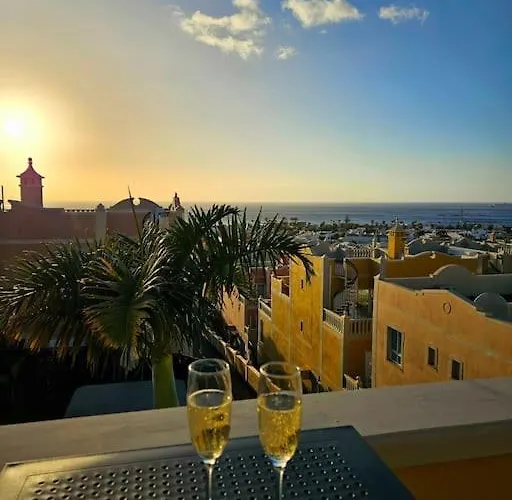 Sea View Duplex Private Jacuzzi, Garden, Terras And Shared Pool