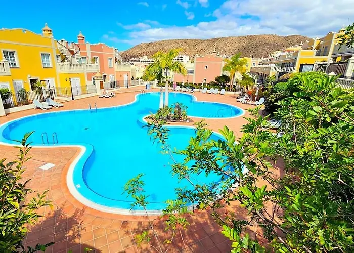 Sea View Duplex Private Jacuzzi, Garden, Terras And Shared Pool Apartment