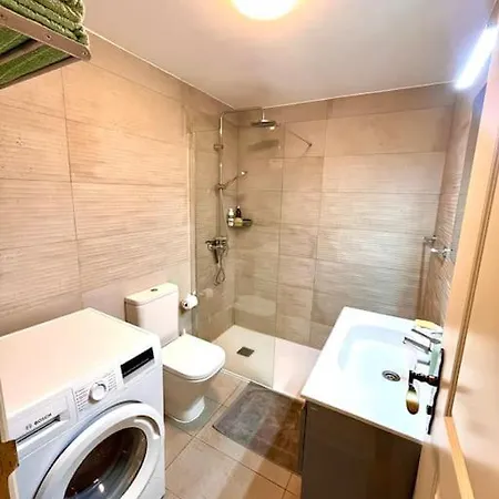 Sea View Duplex Private Jacuzzi, Garden, Terras&shared Pool Appartement