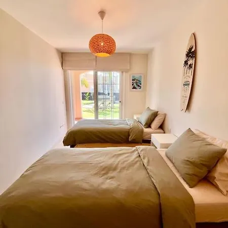 Sea View Duplex Private Jacuzzi, Garden, Terras&shared Pool