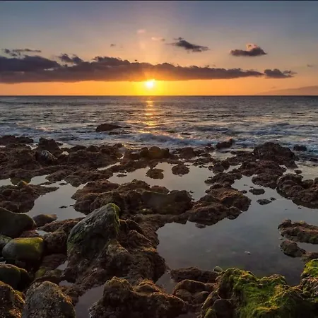 Sea View Duplex Private Jacuzzi, Garden, Terras&shared Pool