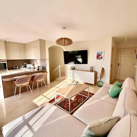 Sea View Duplex Private Jacuzzi, Garden, Terras&shared Pool * Palm-mar