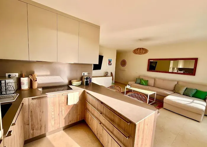 Apartman Sea View Duplex Private Jacuzzi, Garden, Terras And Shared Pool *