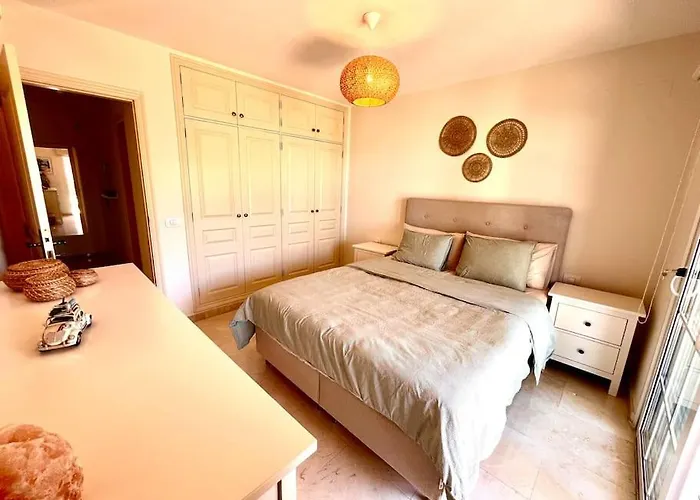 Sea View Duplex Private Jacuzzi, Garden, Terras And Shared Pool *