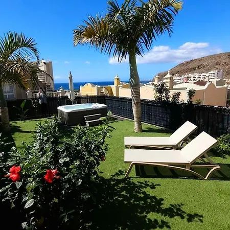 Sea View Duplex Private Jacuzzi, Garden, Terras And Shared Pool *