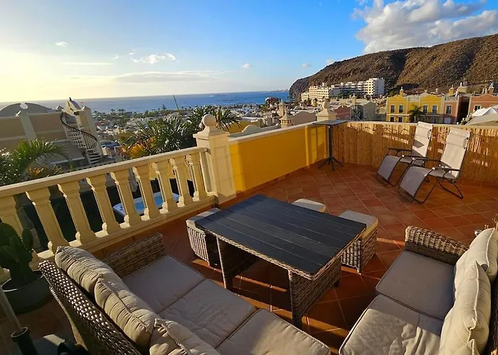 Sea View Duplex Private Jacuzzi, Garden, Terras And Shared Pool Appartement *