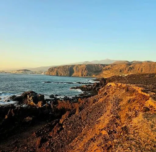 Sea View Duplex Private Jacuzzi, Garden, Terras And Shared Pool